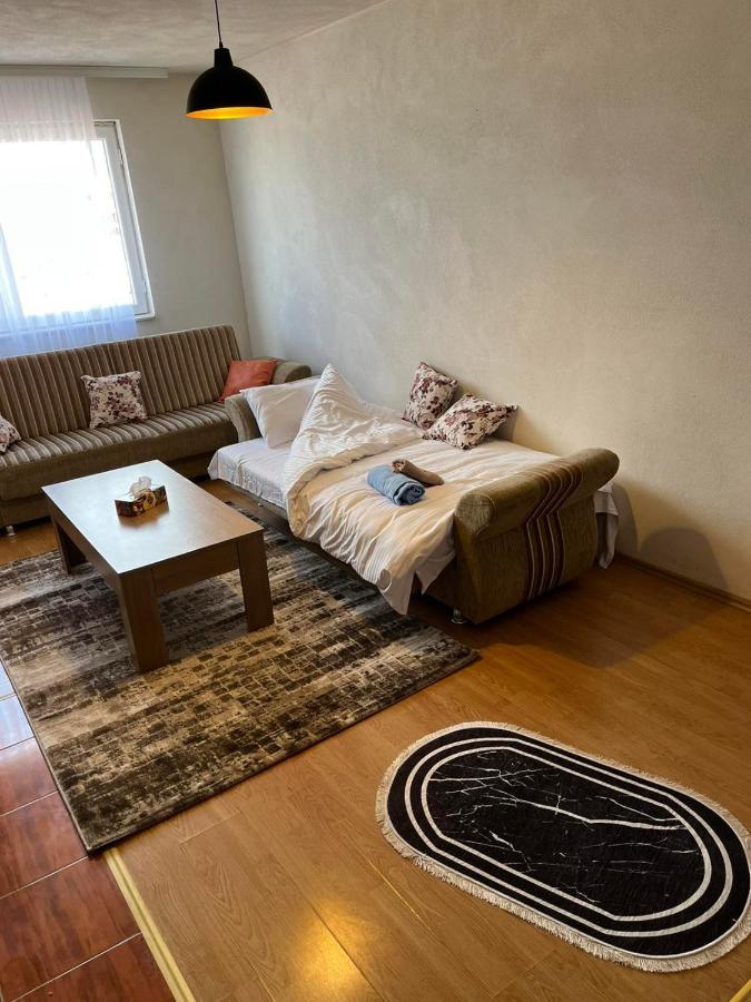 Centrum Apartments พริสตีนา ภายนอก รูปภาพ