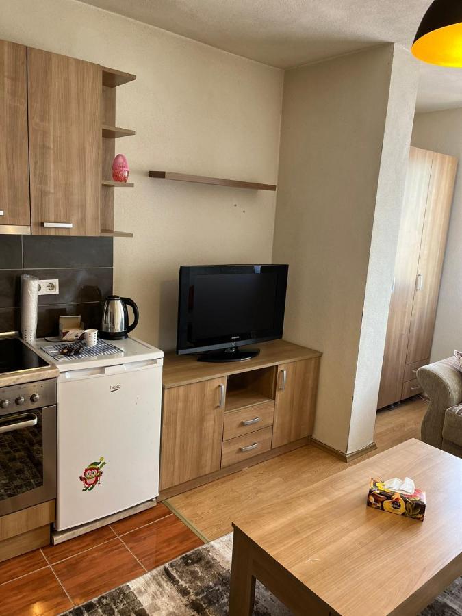 Centrum Apartments พริสตีนา ภายนอก รูปภาพ