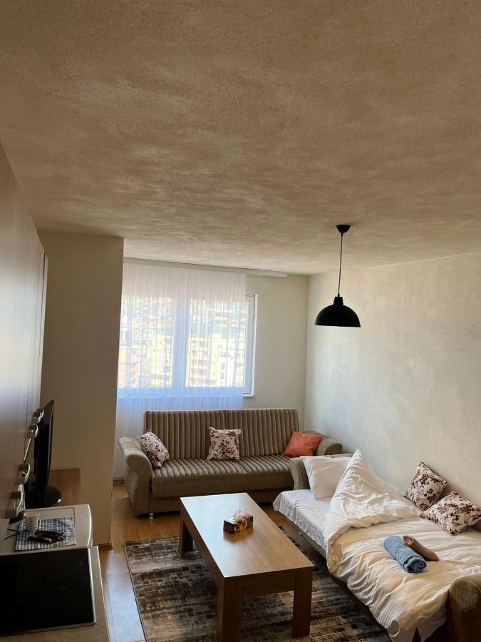Centrum Apartments พริสตีนา ภายนอก รูปภาพ