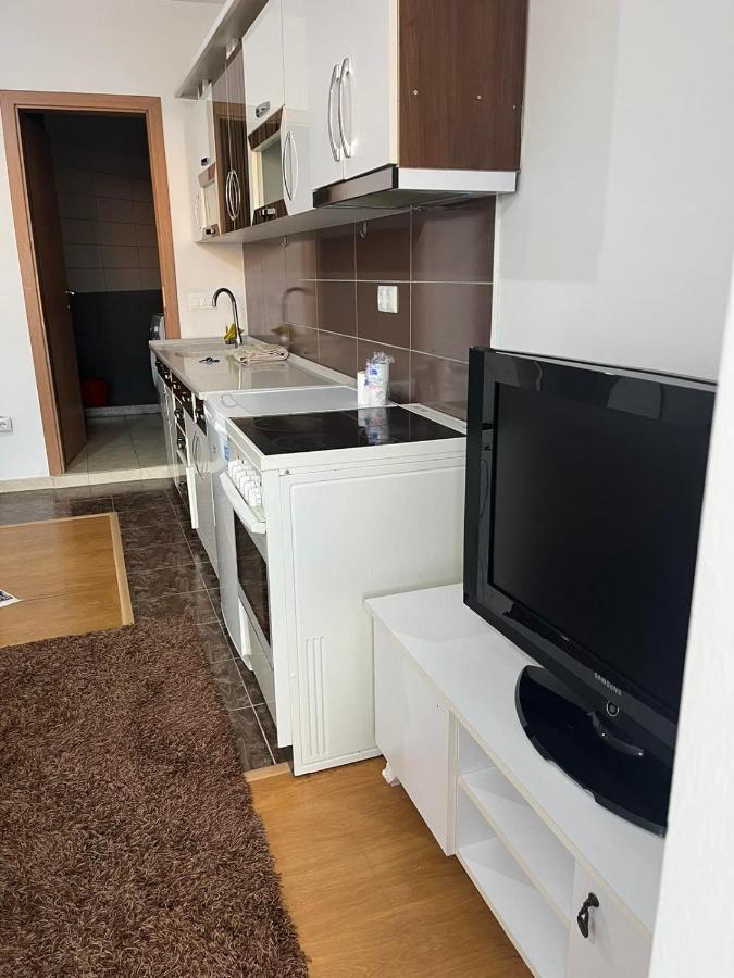 Centrum Apartments พริสตีนา ภายนอก รูปภาพ