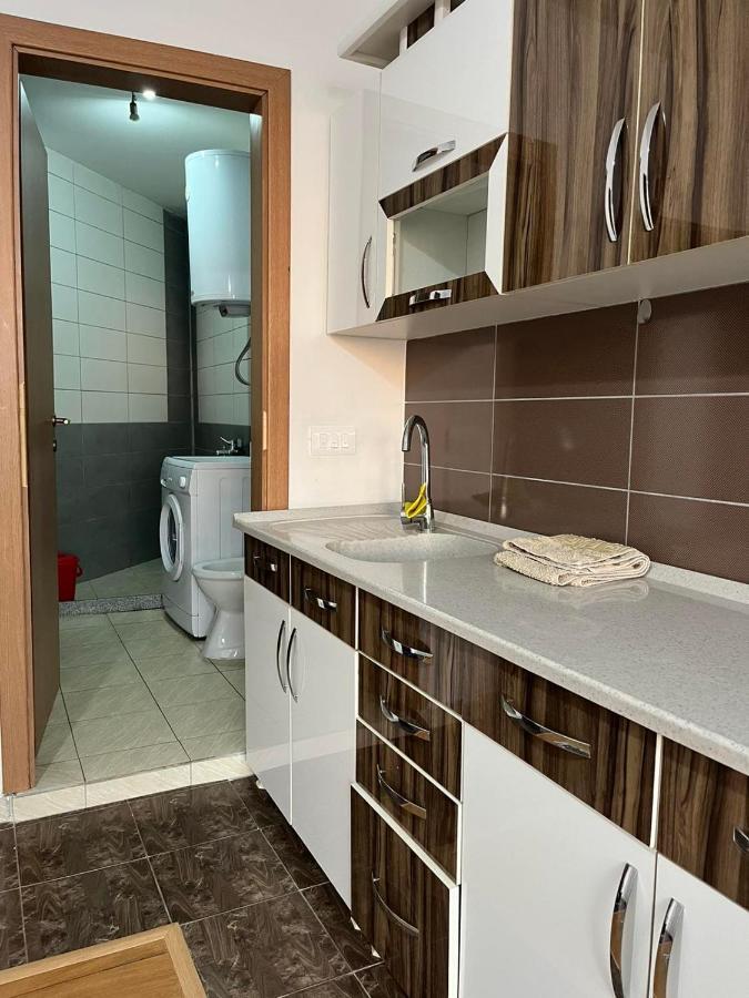 Centrum Apartments พริสตีนา ภายนอก รูปภาพ